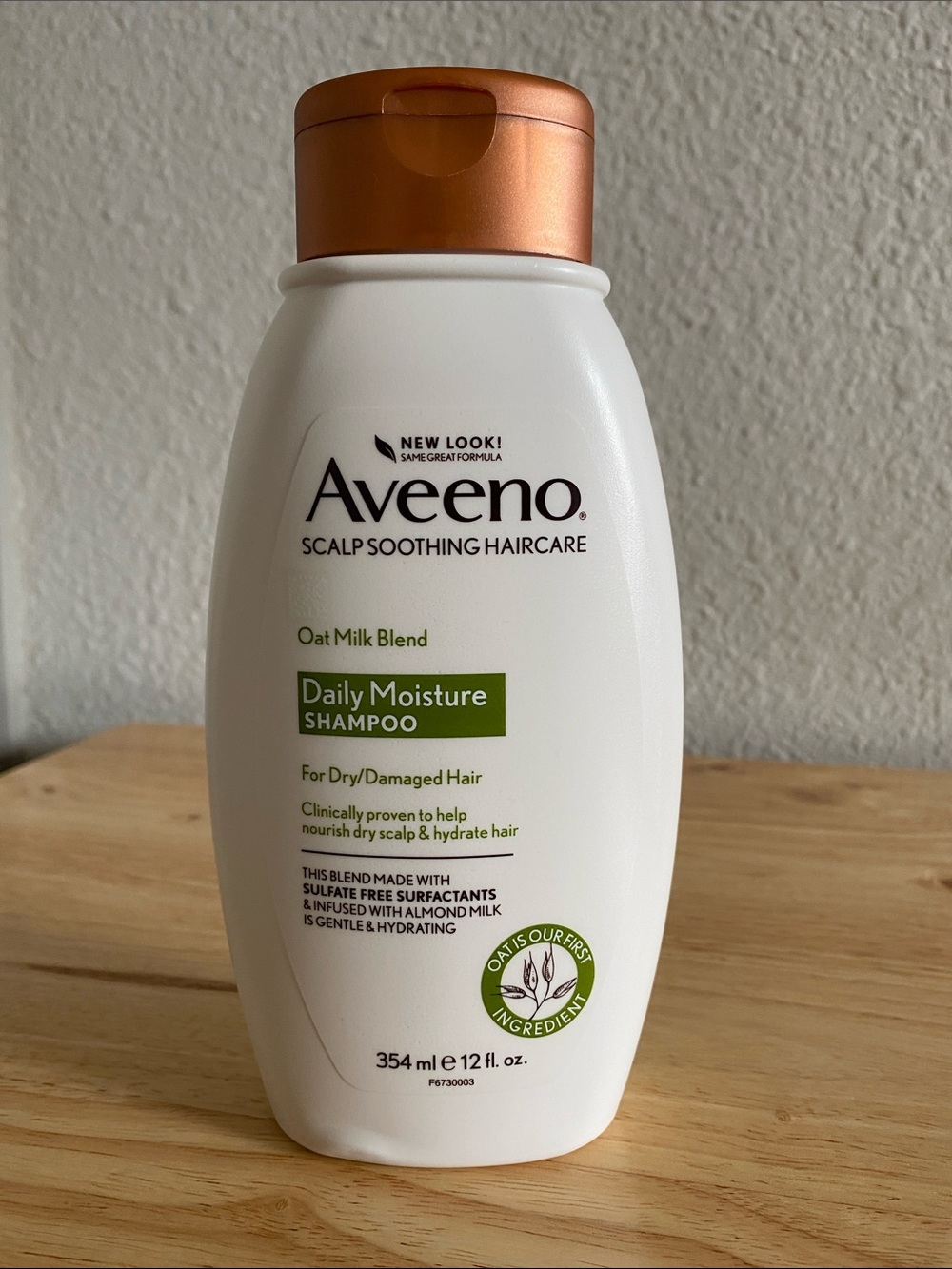 Aveeno Daily Moisture Shampoo